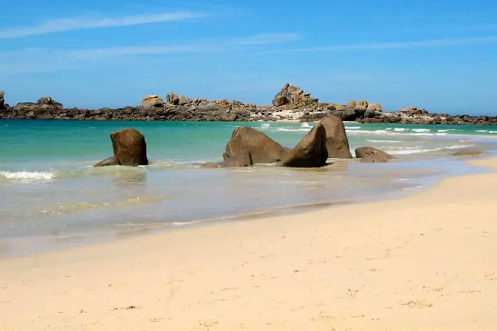 度假居 Villa De La Plage Des Amiets #Piscine Interieure Privee# Les Pieds Dans L'Eau Cléder